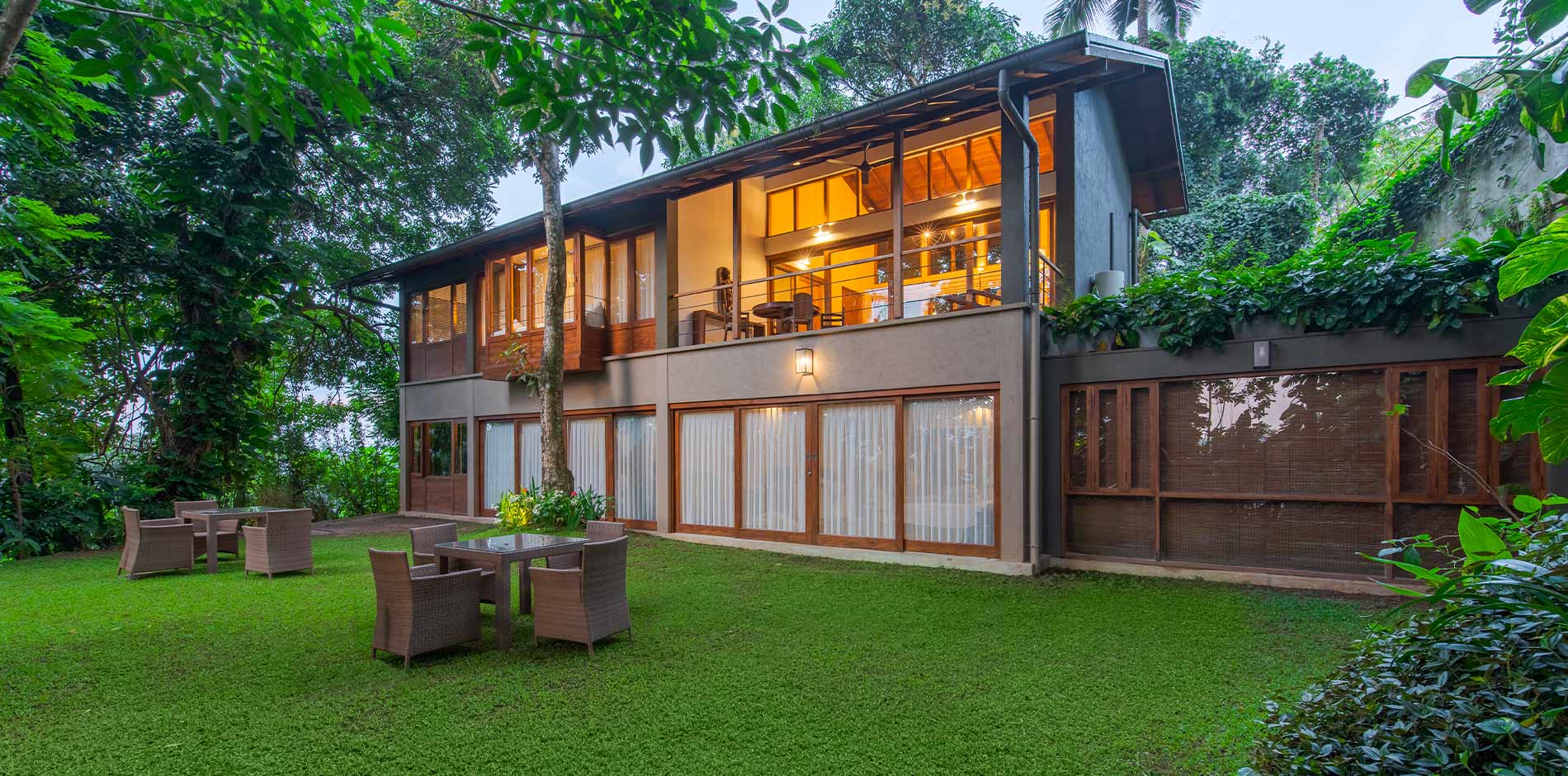 Kings Pavilion Image Exterior banner